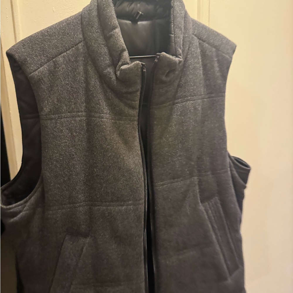 Hugo Boss Men's Quilted Dark Gray Puffer Vest